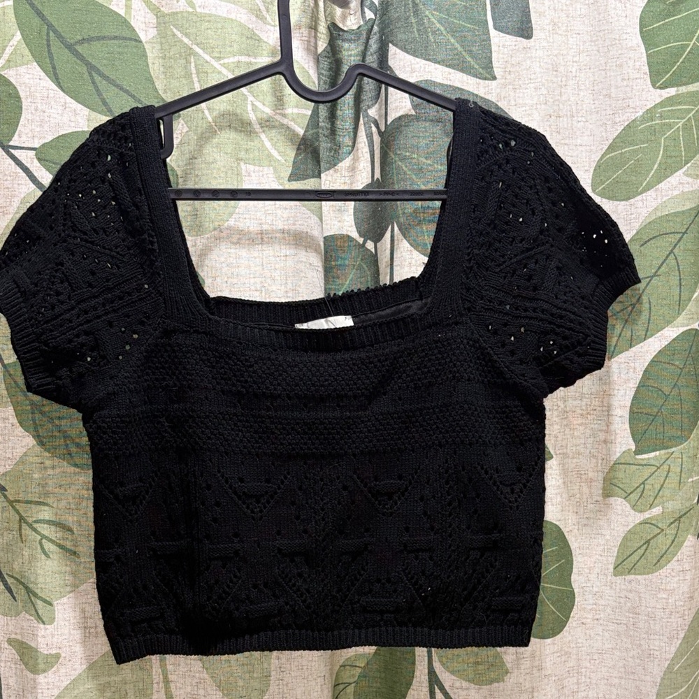 Freshman Black Crochet Crop Top